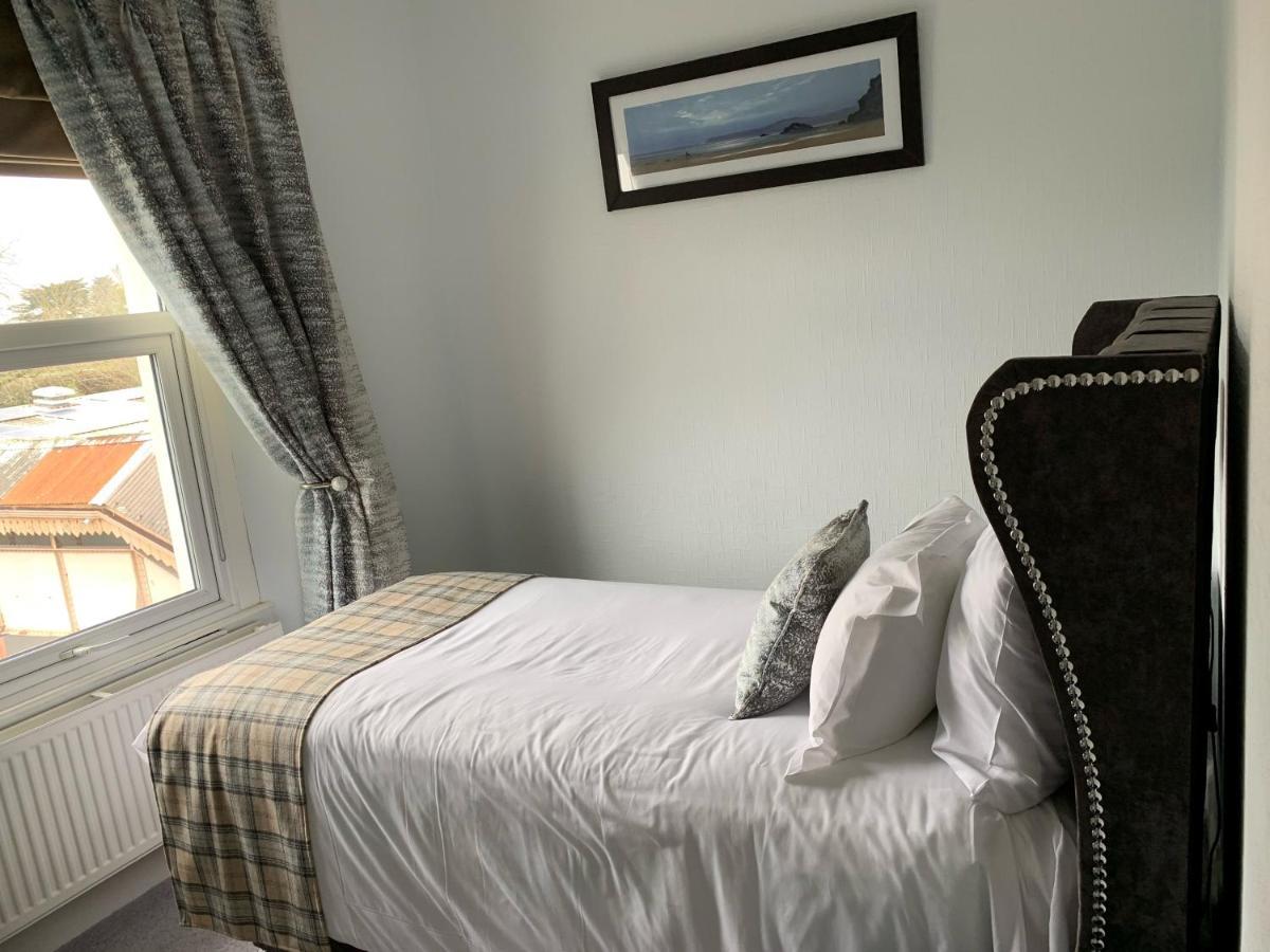 The Station Guest House Galmpton Dış mekan fotoğraf
