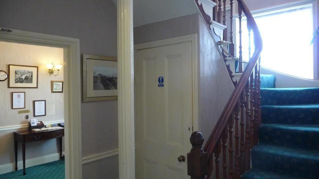 The Station Guest House Galmpton Dış mekan fotoğraf